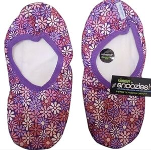Snoozies - NIB, Pink & Purple Floral Design, Large Slippers In Skinnies...